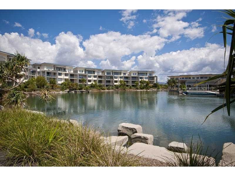 3-5 Pendraat Parade, Hope Island QLD 4212