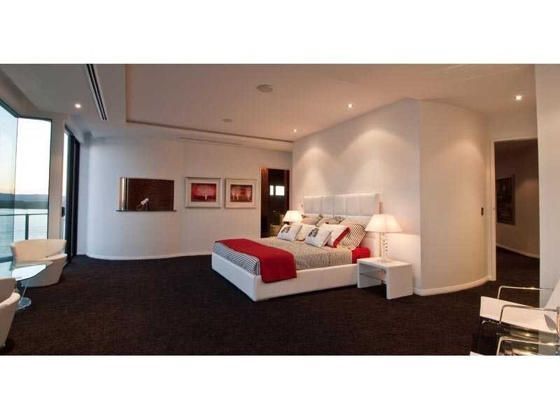 26 Hampton Court, Sovereign Islands QLD 4216