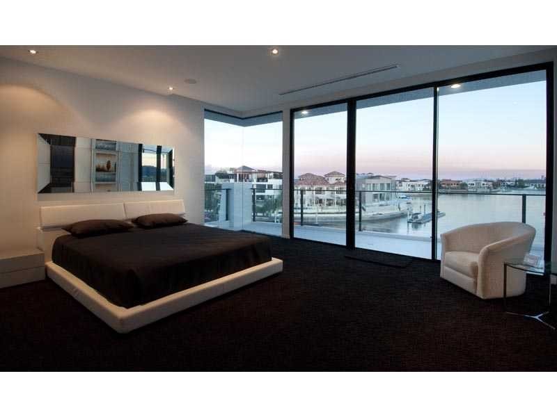 26 Hampton Court, Sovereign Islands QLD 4216
