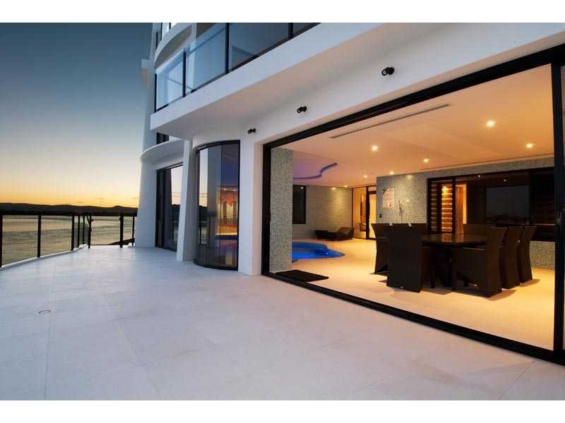 26 Hampton Court, Sovereign Islands QLD 4216