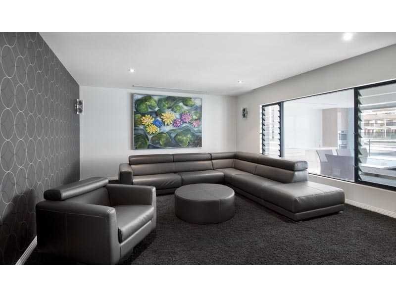 26 Hampton Court, Sovereign Islands QLD 4216
