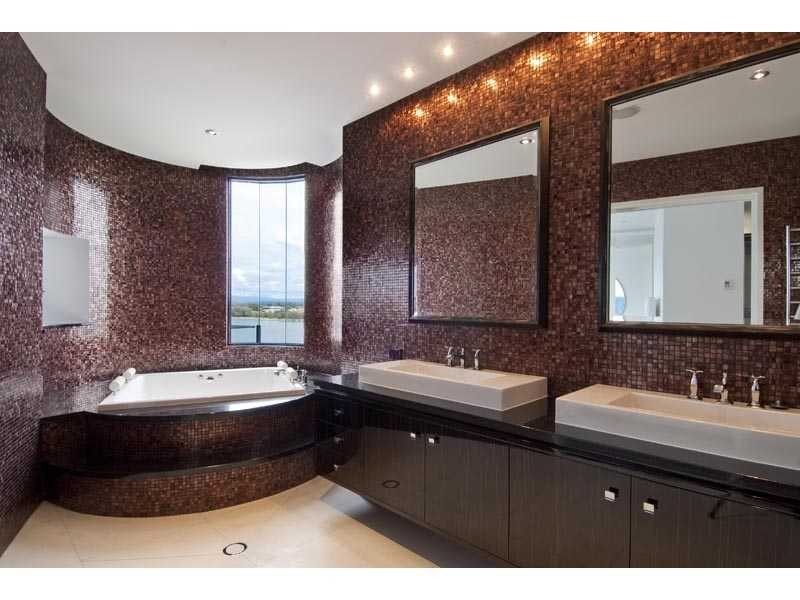 26 Hampton Court, Sovereign Islands QLD 4216