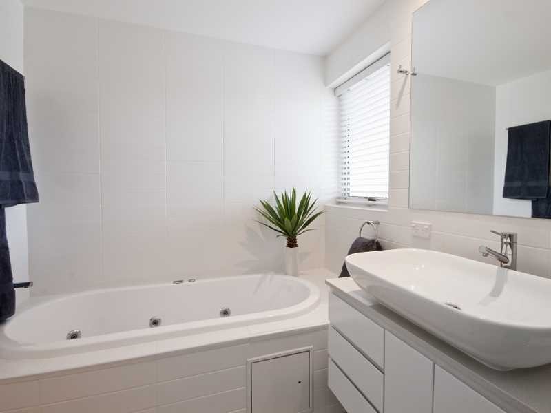 Apartment 203/2 Creek Street, Kirra QLD 4225