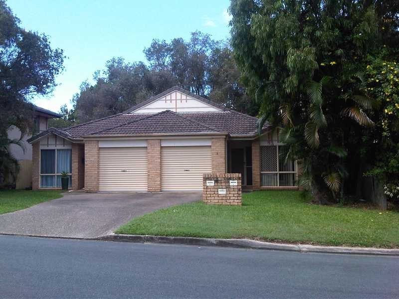 Unit 2/10 Barton Avenue, Southport QLD 4215