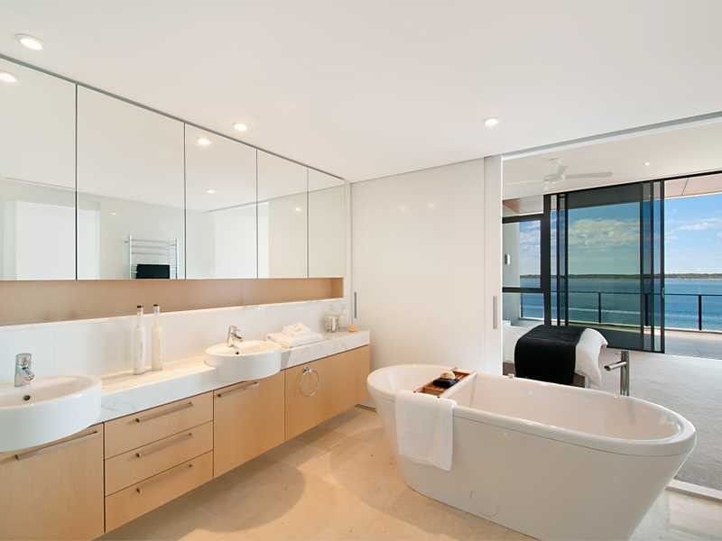 Penthouse 7602/323 Bayview Street, Hollywell QLD 4216