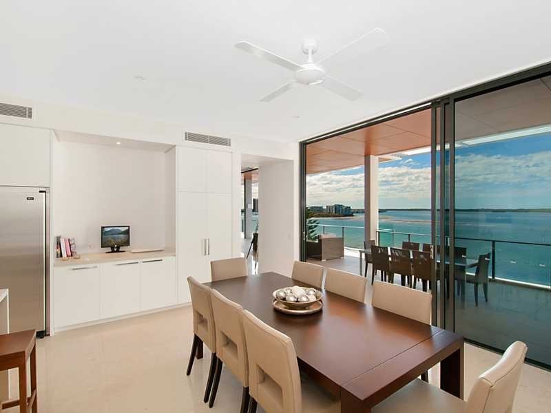 Penthouse 7602/323 Bayview Street, Hollywell QLD 4216