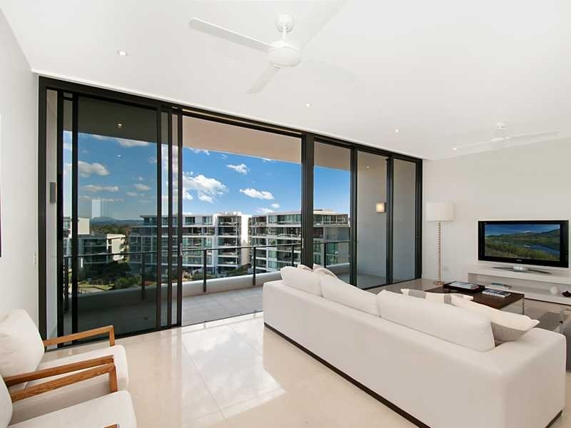 Penthouse 7602/323 Bayview Street, Hollywell QLD 4216