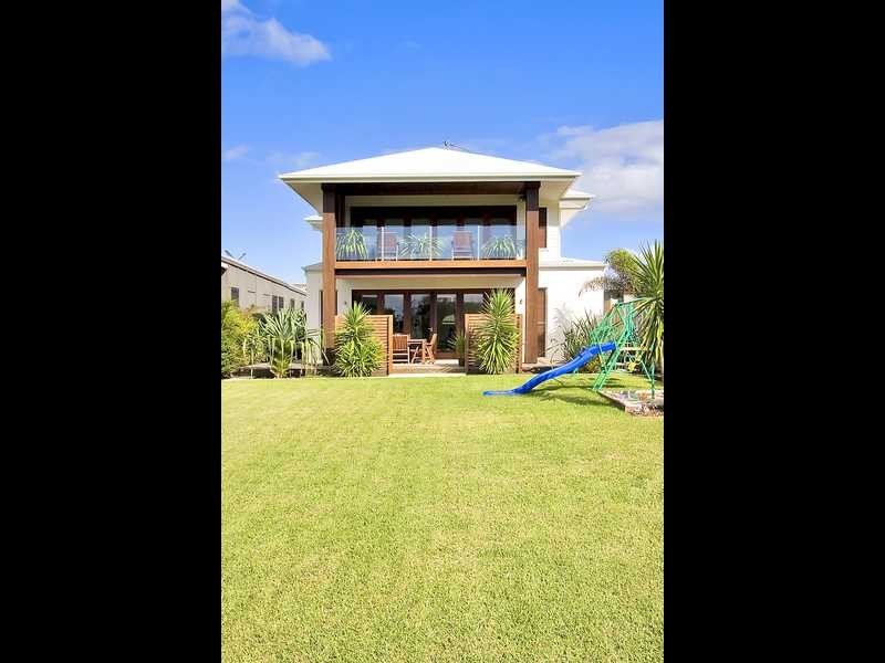 8 Hyndes Lane, Casuarina NSW 2487