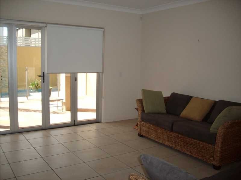 2/5 Clara Lane, Casuarina NSW 2487