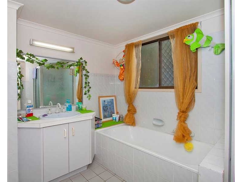 60 Pioneer Parade, Banora Point NSW 2486