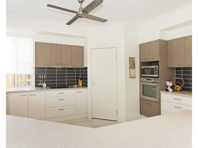 27 Overall Drive, Pottsville NSW 2489