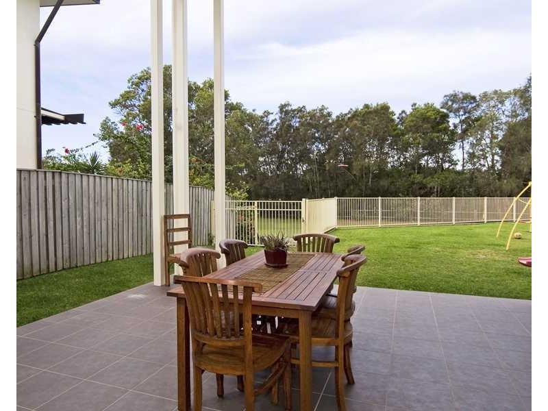 27 Overall Drive, Pottsville NSW 2489