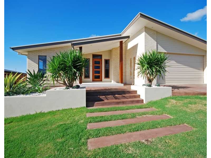 5 Woodfull Crescent, Pottsville NSW 2489