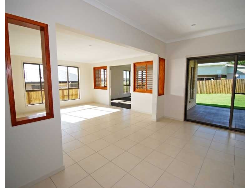 5 Woodfull Crescent, Pottsville NSW 2489