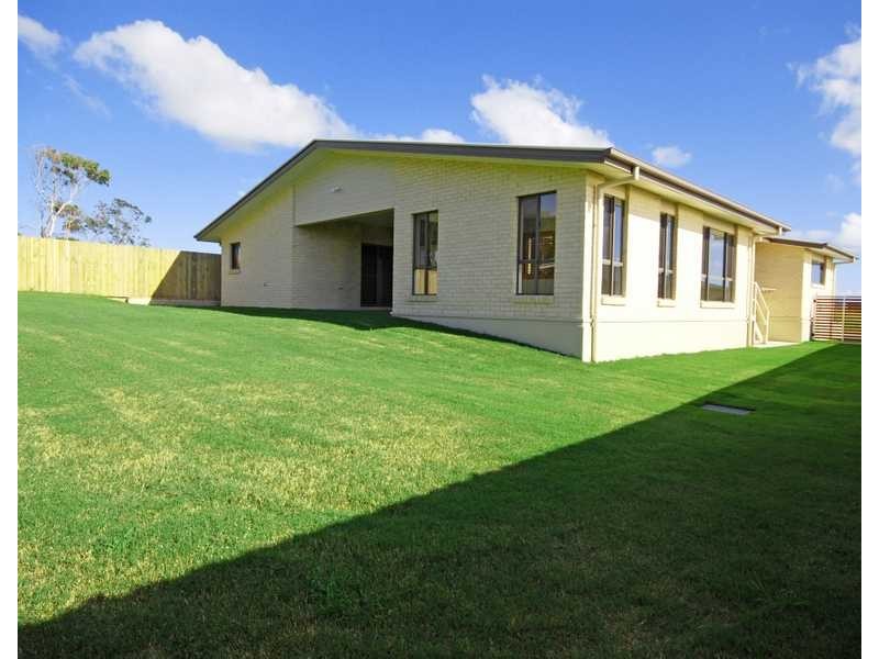 5 Woodfull Crescent, Pottsville NSW 2489