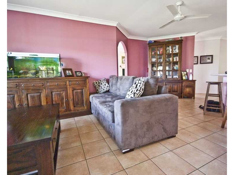 4 Cashel Crescent, Banora Point NSW 2486