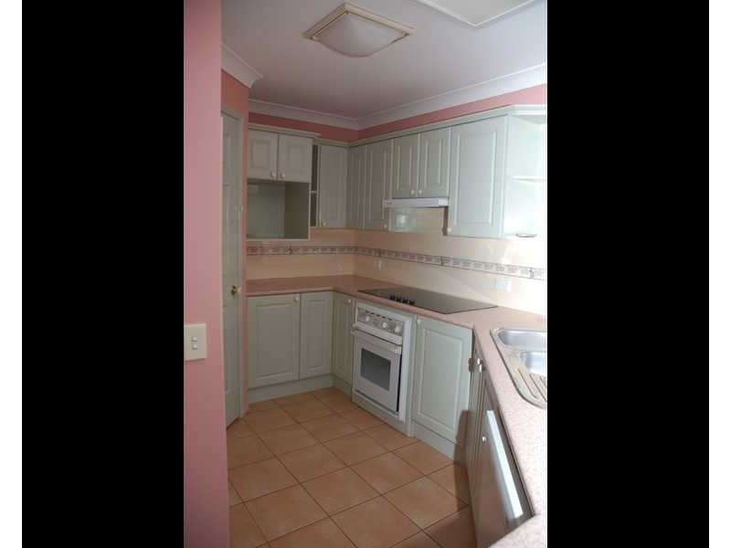 4 Cashel Crescent, Banora Point NSW 2486