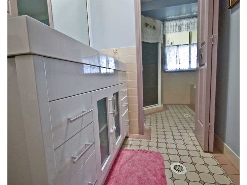 4 Cashel Crescent, Banora Point NSW 2486