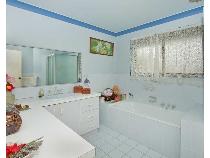 60 Pioneer Parade, Banora Point NSW 2486