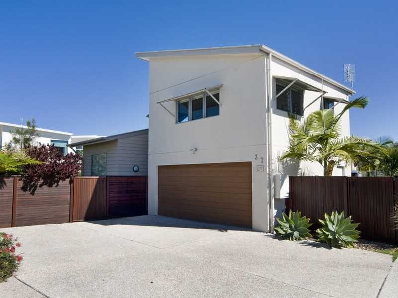 37 Boardrider Crescent, Coolum Beach QLD 4573