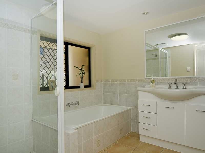 11 Parkview Parade, Peregian Springs QLD 4573