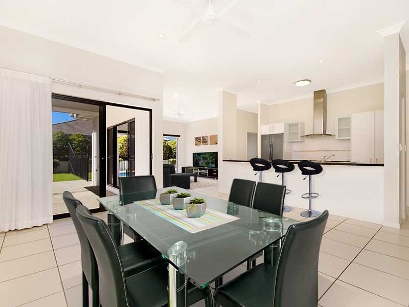 18 Maddens Crescent, Peregian Springs QLD 4573