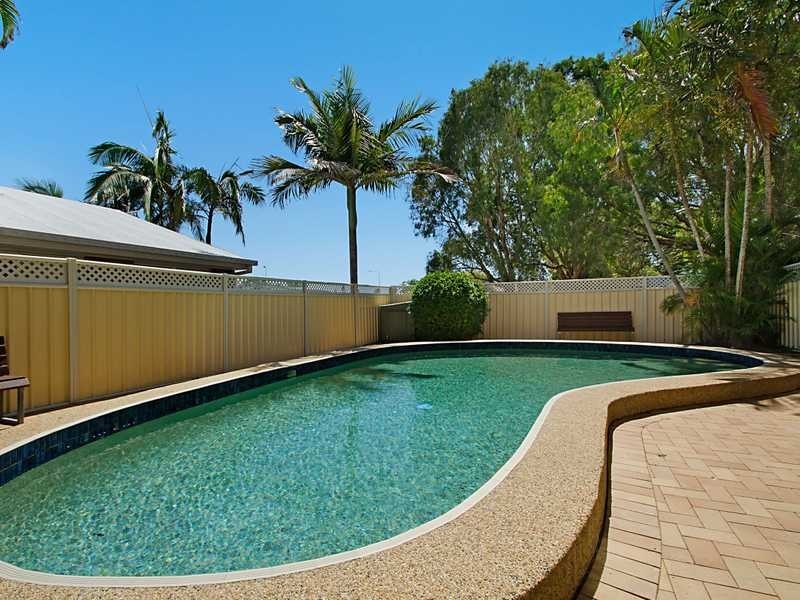 9 / 32 Perry Street, Coolum Beach QLD 4573