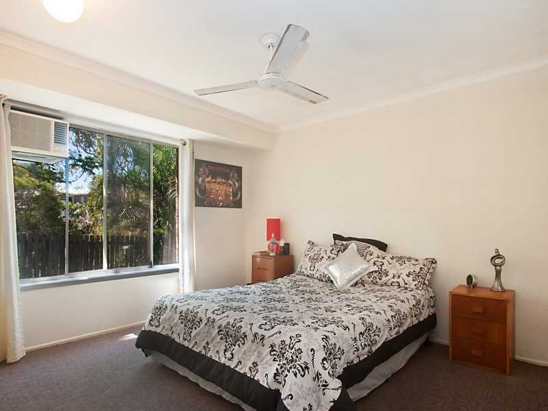 4 / 30 Jarnahill Drive, Mount Coolum QLD 4573
