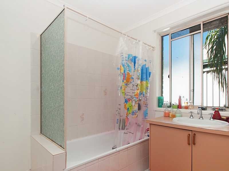 4 / 30 Jarnahill Drive, Mount Coolum QLD 4573