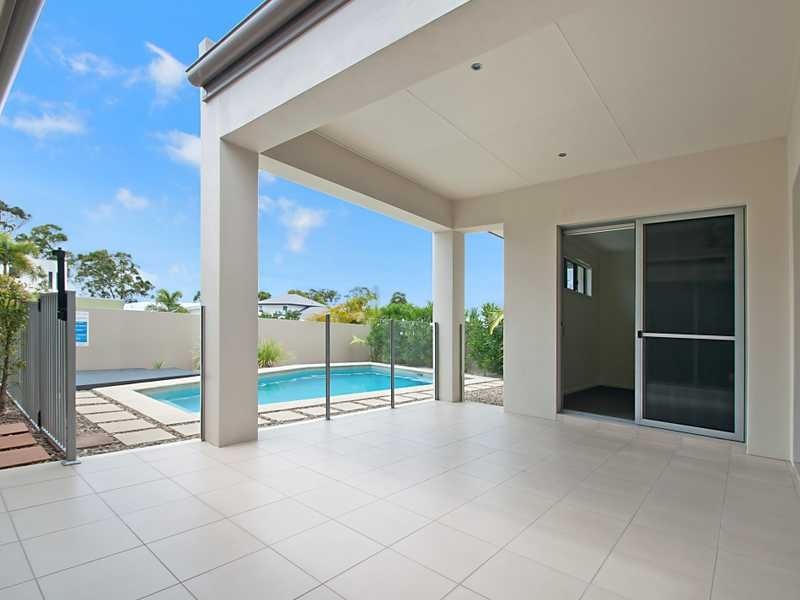16 Selkirk Way, Peregian Springs QLD 4573