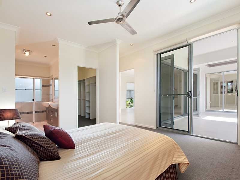16 Selkirk Way, Peregian Springs QLD 4573