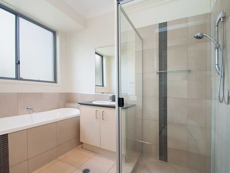 16 Selkirk Way, Peregian Springs QLD 4573
