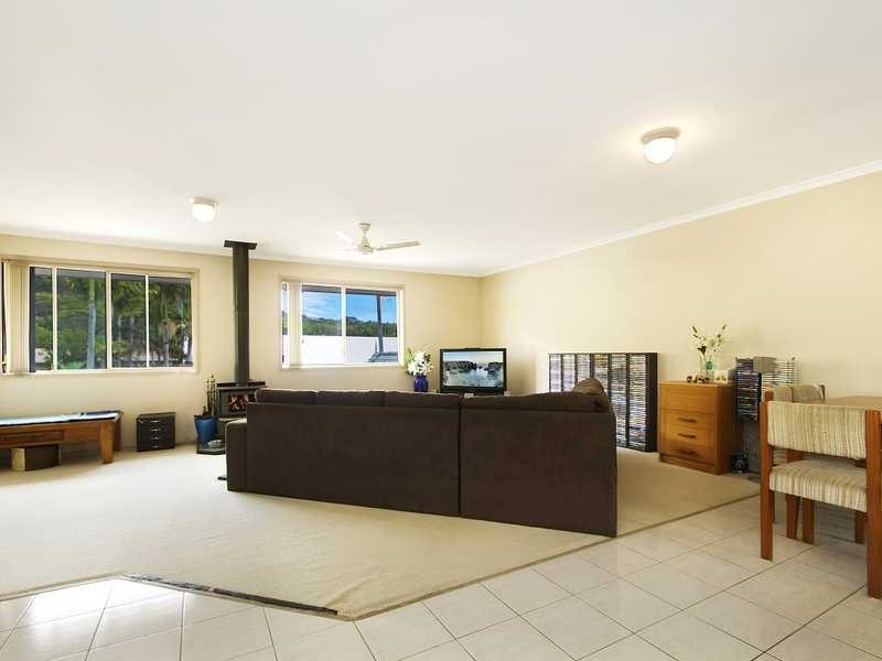 Unit/4/40 Jarnahill Drive, Mount Coolum QLD 4573