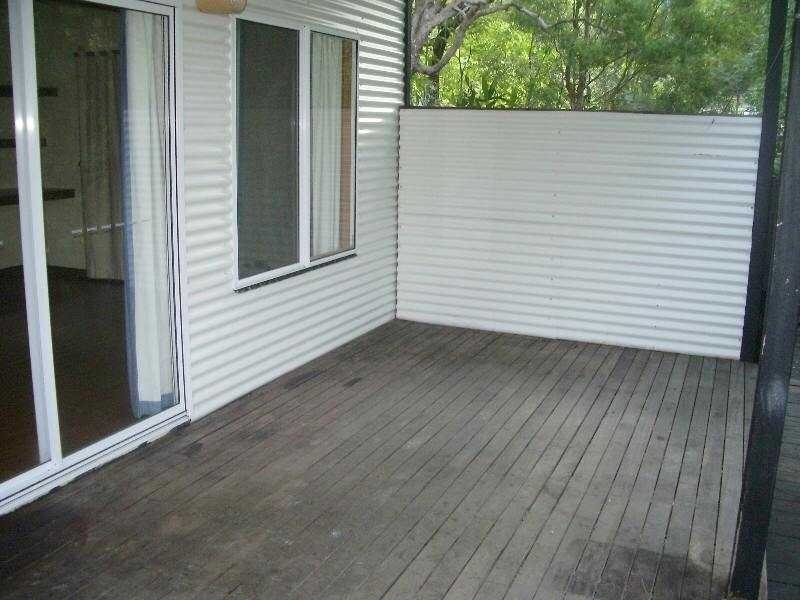 Unit 2/9 Edward Street, Point Arkwright QLD 4573