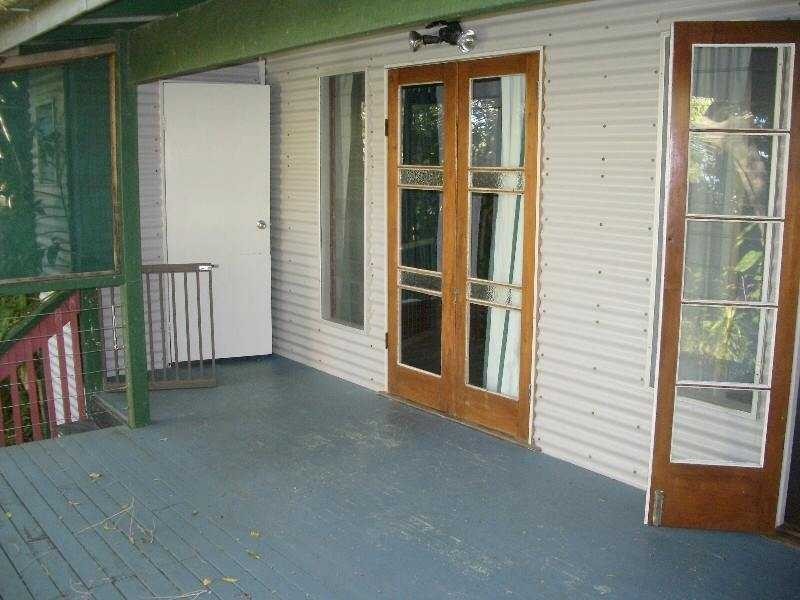 Unit 1/9 Edward Street, Point Arkwright QLD 4573