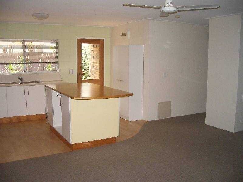 Unit 4/85 Yandina-Coolum Road, Coolum Beach QLD 4573