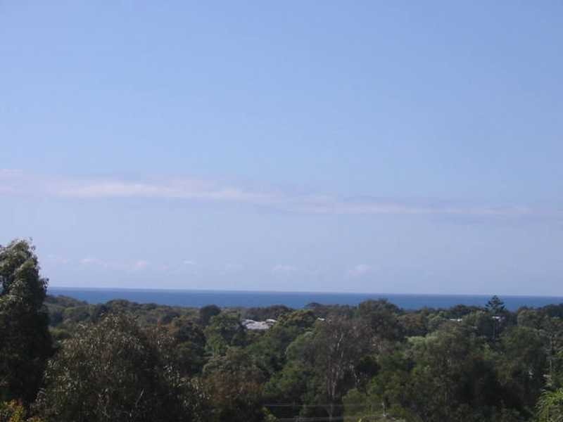 8 Century Court, Mount Coolum QLD 4573