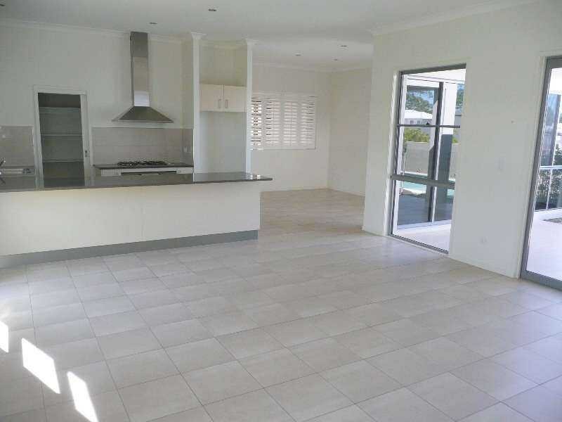 16 Selkirk Way, Peregian Springs QLD 4573