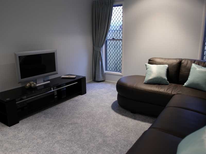 11 Hillock Crescent, Bushland Beach QLD 4818