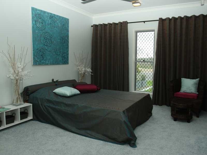 11 Hillock Crescent, Bushland Beach QLD 4818