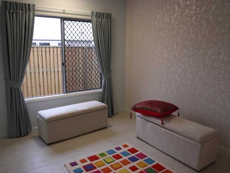 11 Hillock Crescent, Bushland Beach QLD 4818