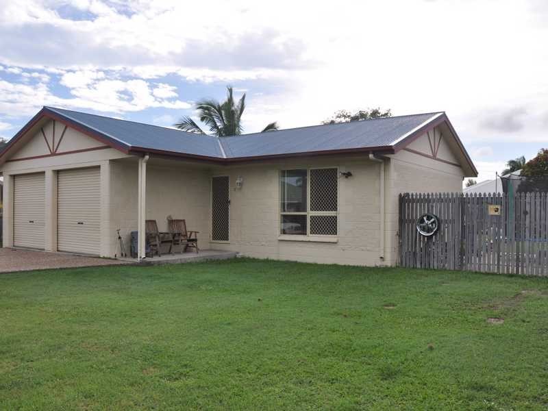 2 Black Braes Court, Mount Louisa QLD 4814