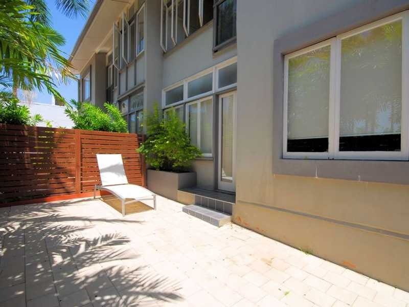 Unit 4/30 Landsborough Street, North Ward QLD 4810