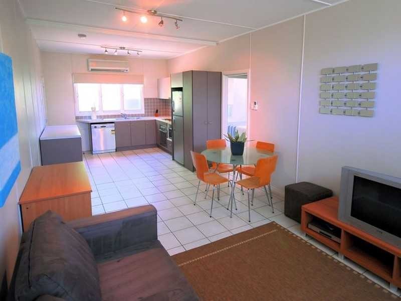 Unit 4/30 Landsborough Street, North Ward QLD 4810