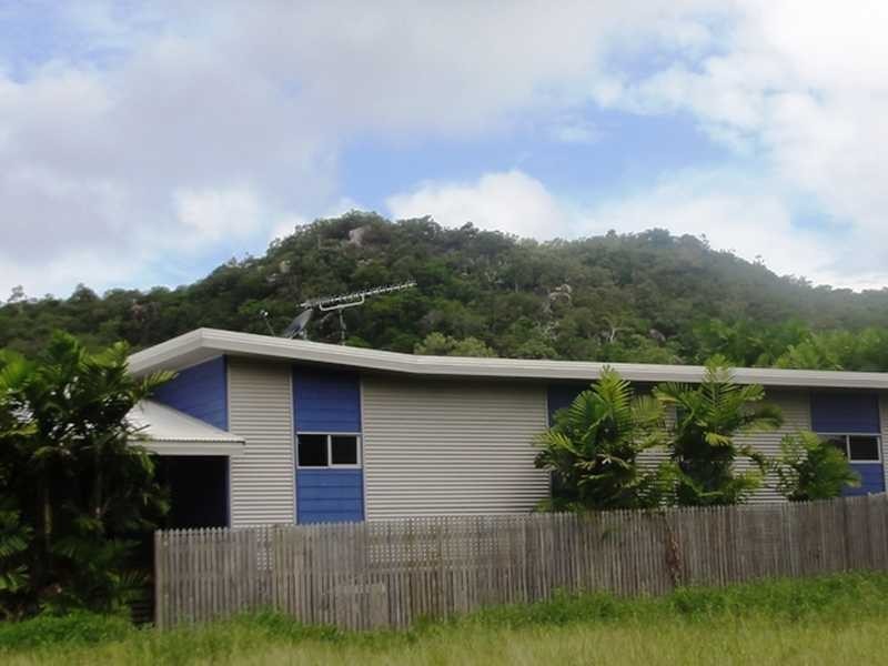 12 Bayside Court, Magnetic Island QLD 4819