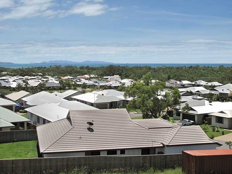 45 Shutehaven Circuit, Bushland Beach QLD 4818