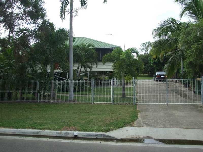 34 Townsville Street, West End QLD 4810