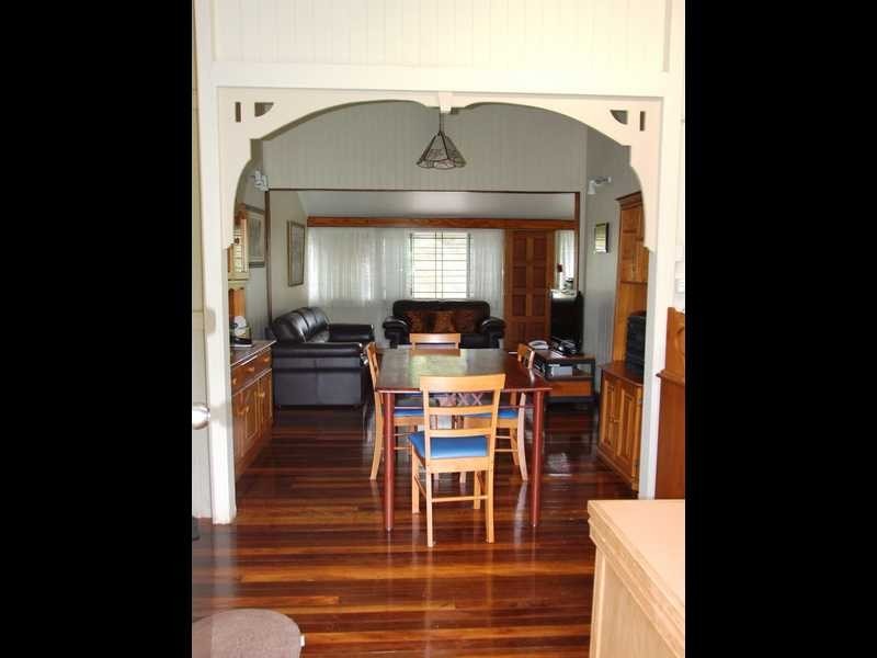 34 Townsville Street, West End QLD 4810