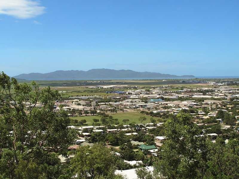 111 Hastings Street, Mount Louisa QLD 4814