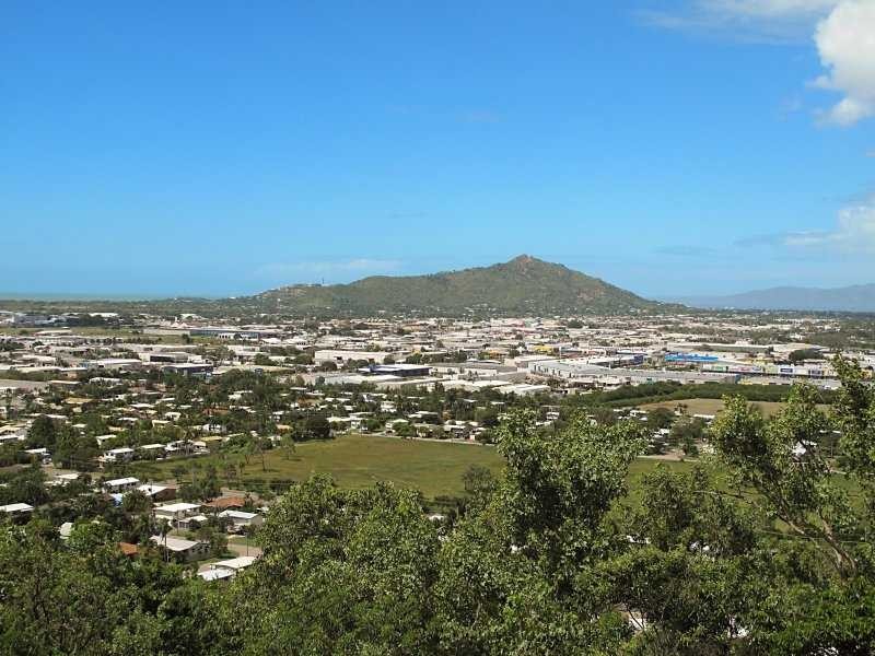 111 Hastings Street, Mount Louisa QLD 4814